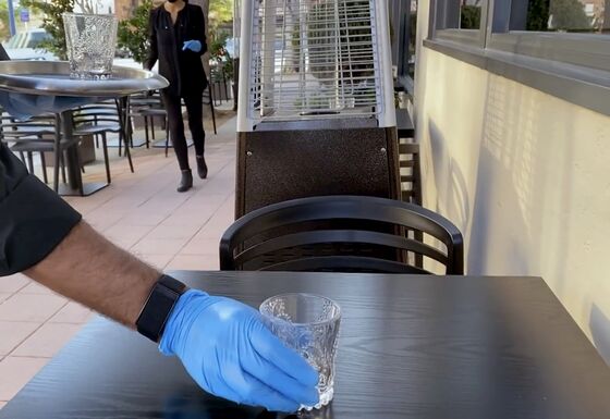 U.S. Restaurant Owners Get Creative to Try to Keep Workers Safe