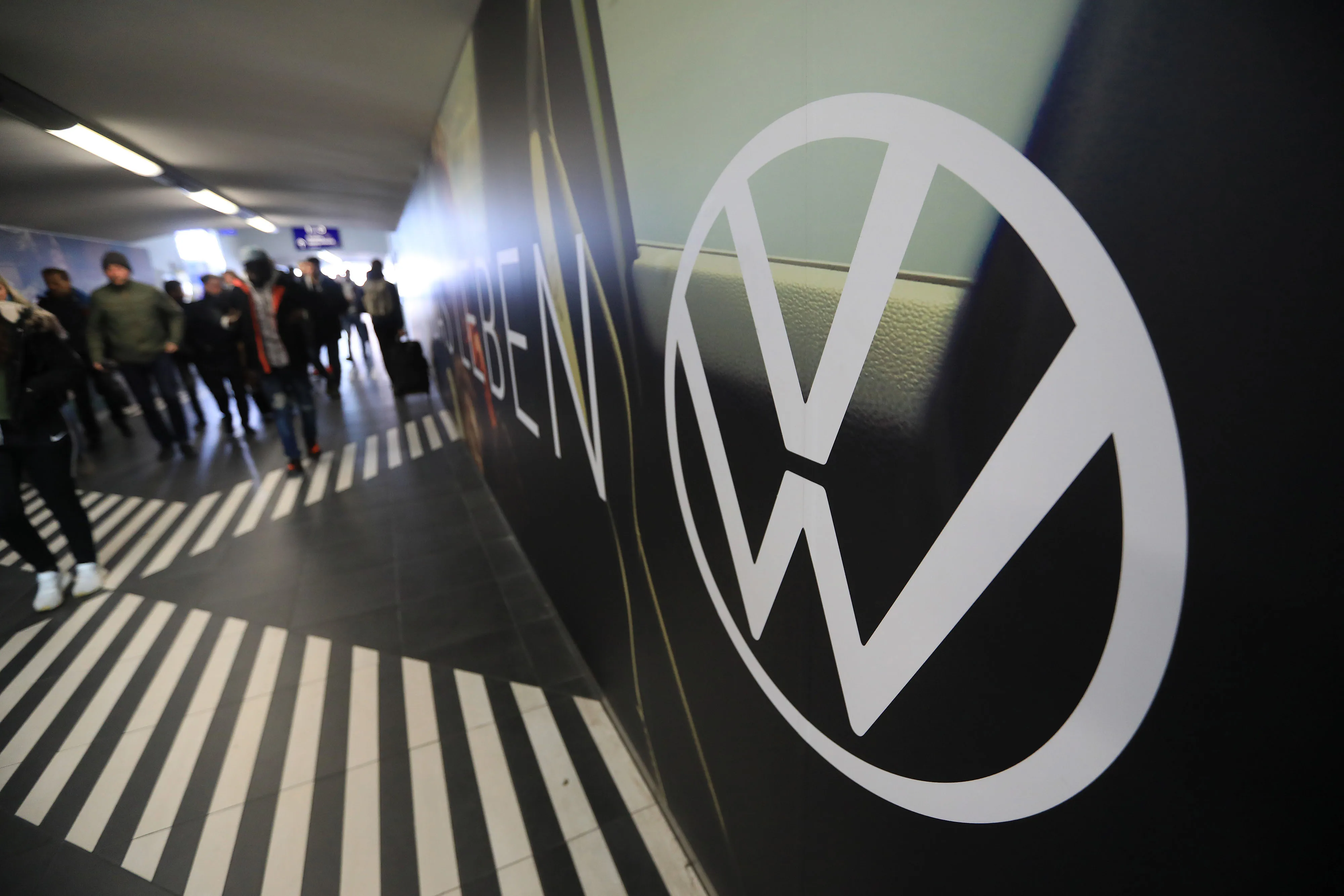 Volkswagen AG Outlook Darkens on Virus Fears 