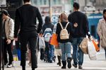 Shoppers Look For Post-Holiday Deals As Buying-Climate Gauge Hits 18-Year High