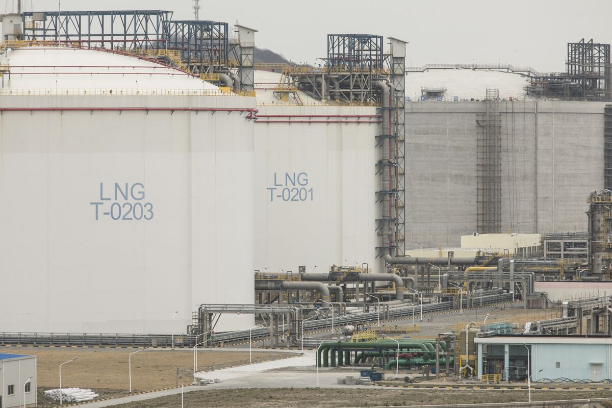 China’s March LNG Imports Poised for 8-Year Low as Prices Spike
