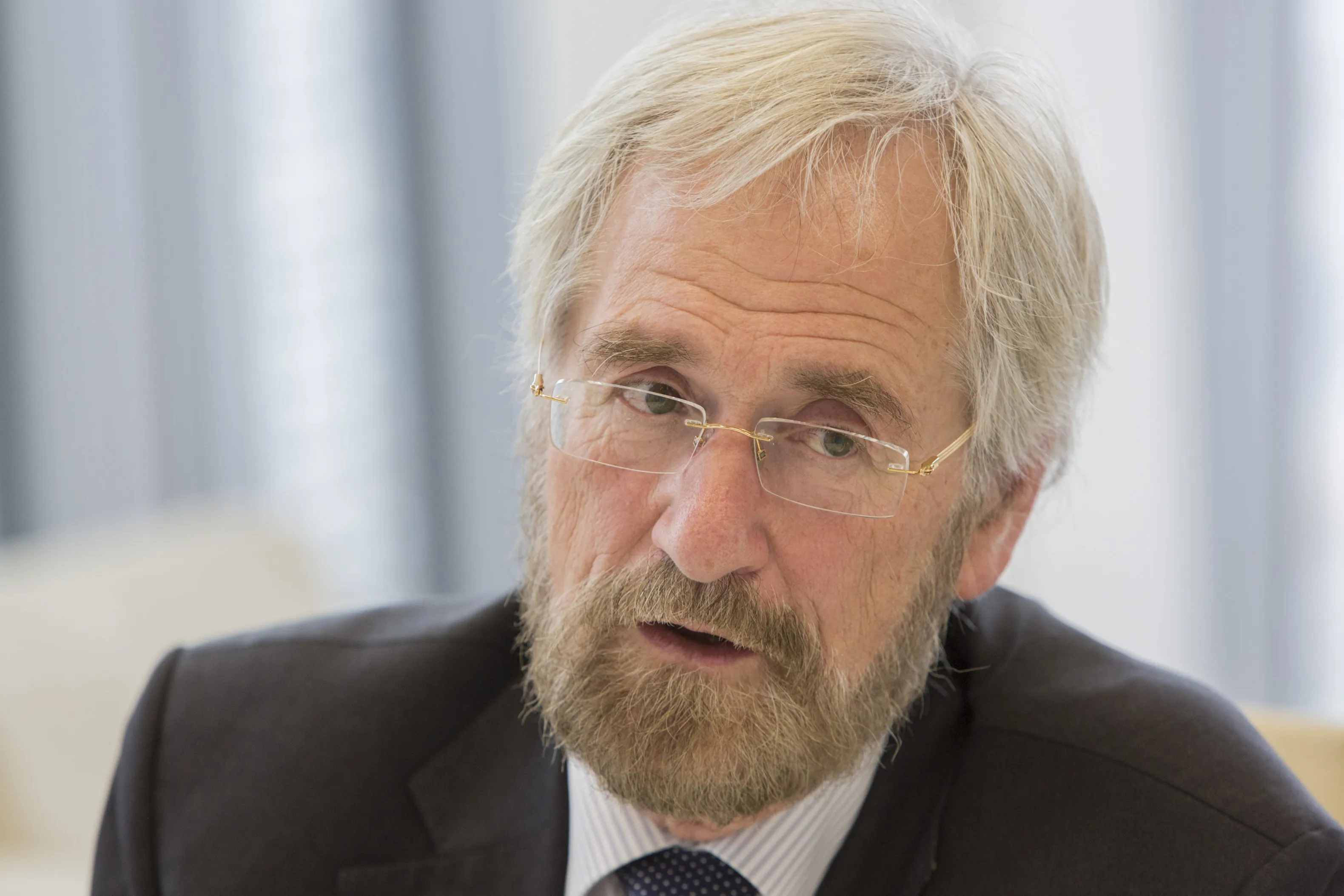 ＥＣＢ政策委で南欧メンバーが債券購入の12カ月延長を主張－関係者 - Bloomberg