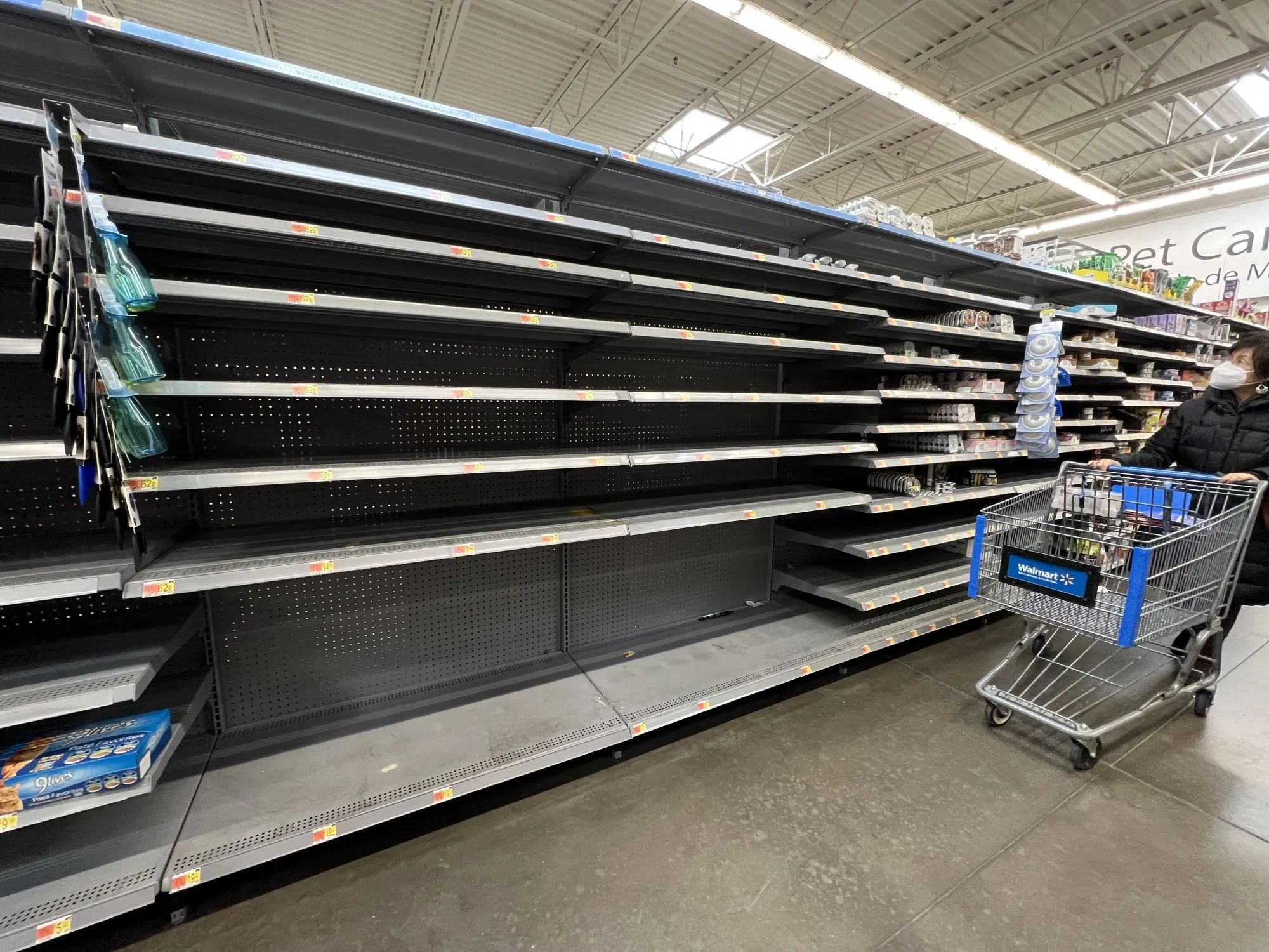 Why Are Groceries Low on Everything? Blame Omicron, Supply Issues, Winter  Baking - Bloomberg, image size:2000x1500