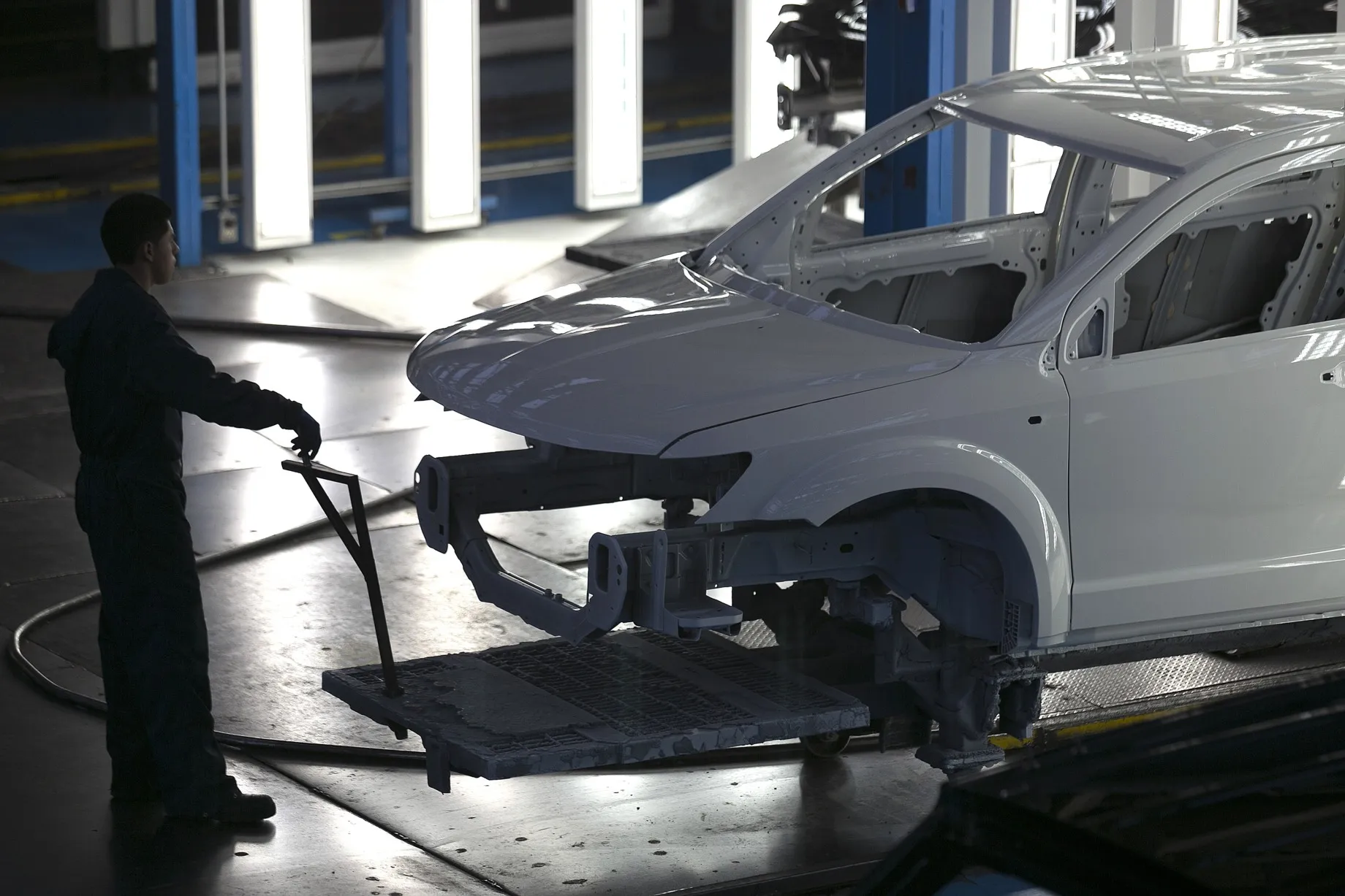 Inside a Chrysler Assembly Plant As Automakers Expand Production In Mexico
