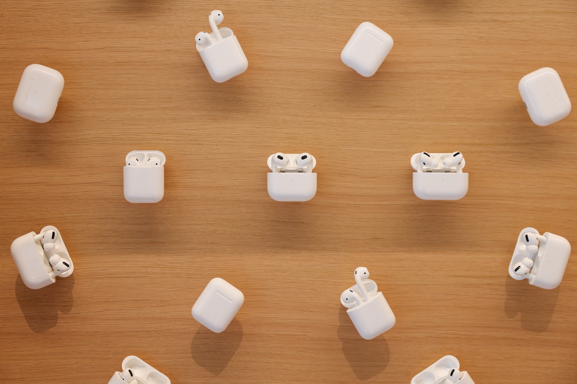 Apple AirPods Plans: 4th Generation Low-End, 3rd Generation Pro