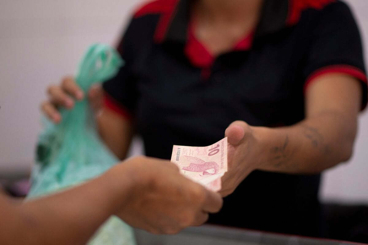 Brazilian Real Becomes ‘Collateral Damage’ as Dollar Roars Back