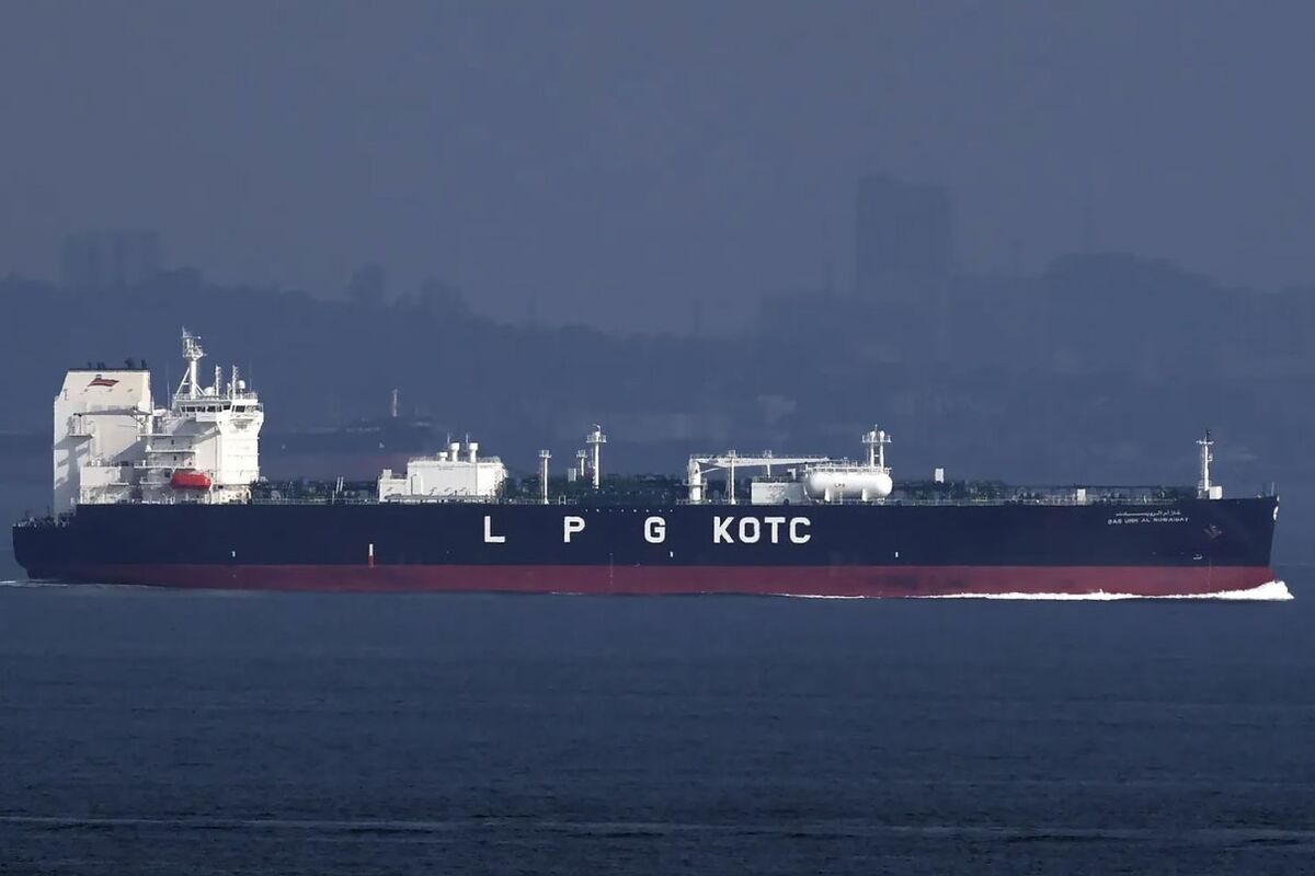 bloomberg.com - Nicholas Lua - Kuwait Ships Cooking Gas Out of Hormuz as Gulf Producers Go Dark