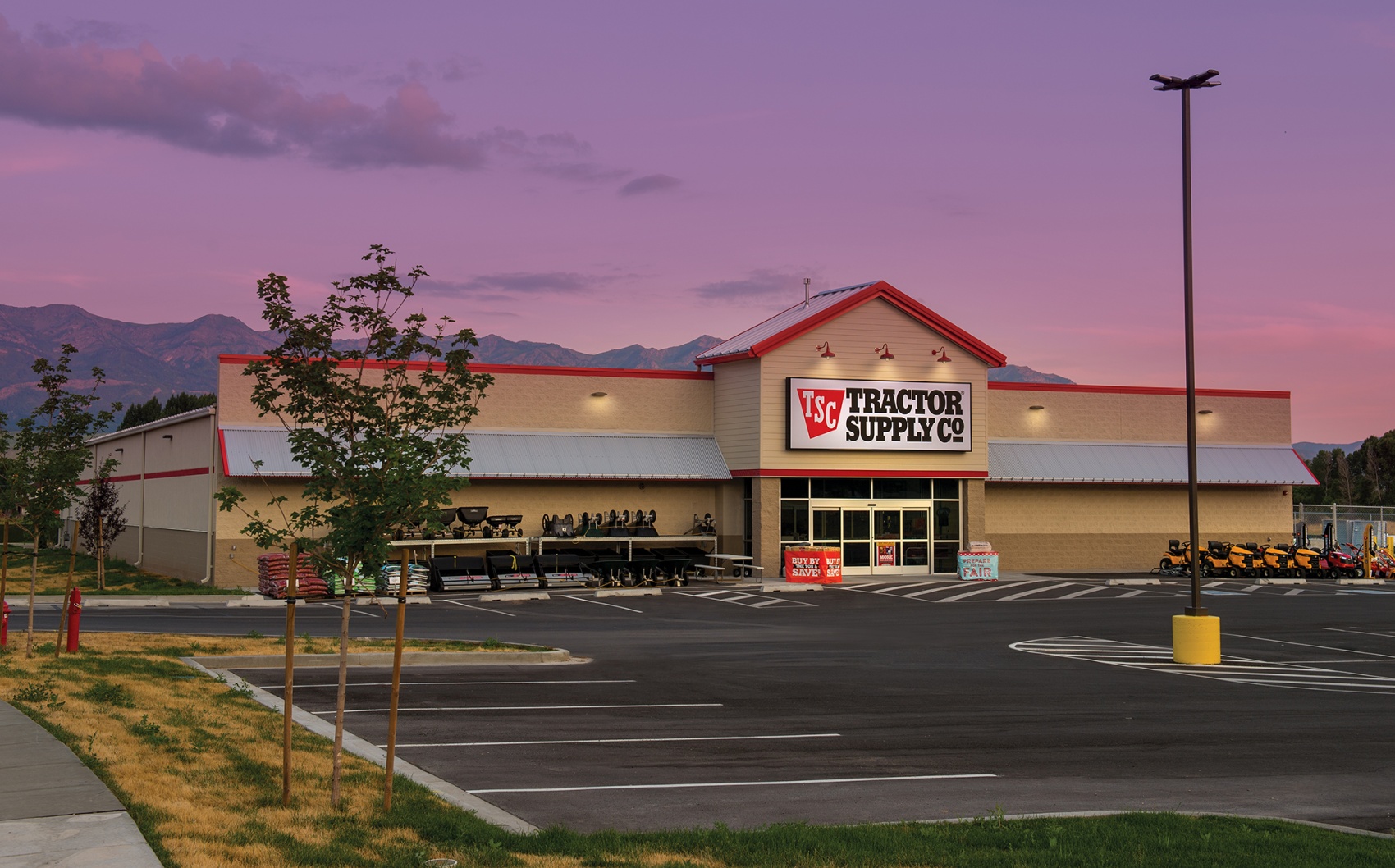 Tractor Supply Finds Sweet Spot as Recluses Itch to Get Out