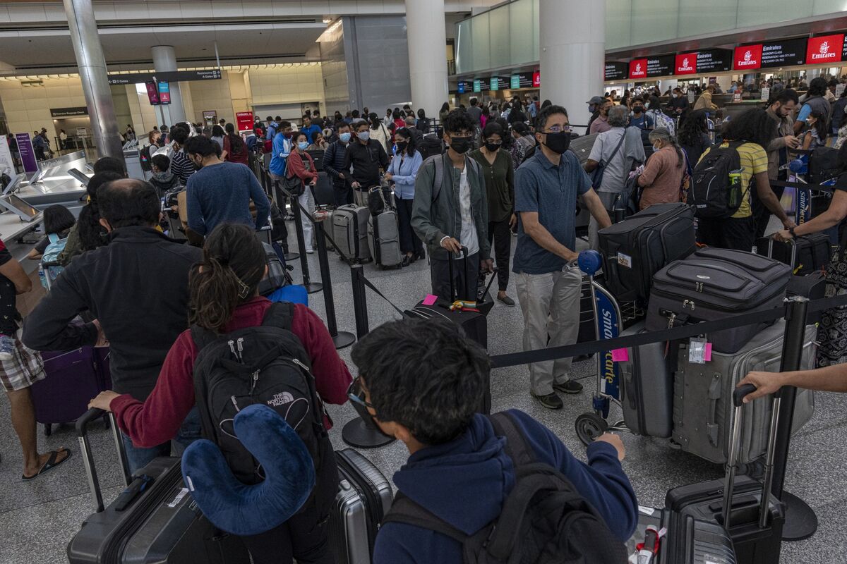 why-are-airports-so-crowded-post-covid-travel-frustrates-americans