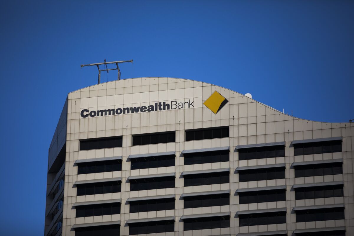 Australia's Biggest Bank Sees RBA Cutting Interest Rates in 2023 - Bloomberg