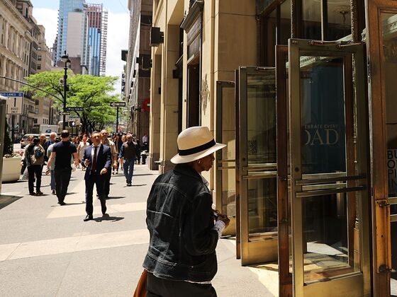 NYC’s Fifth Avenue Sees Steep Rent Decline as Tenants Struggle