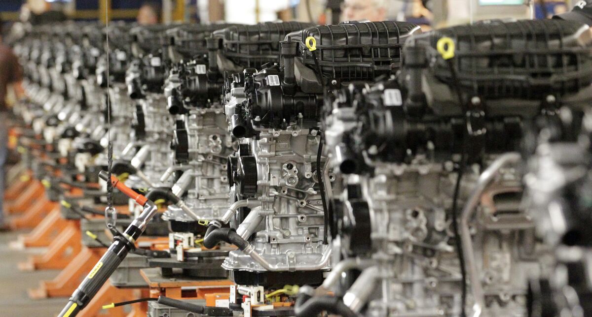 Car Parts Push Canada Factory Sales to Massive Forecast Beat Bloomberg