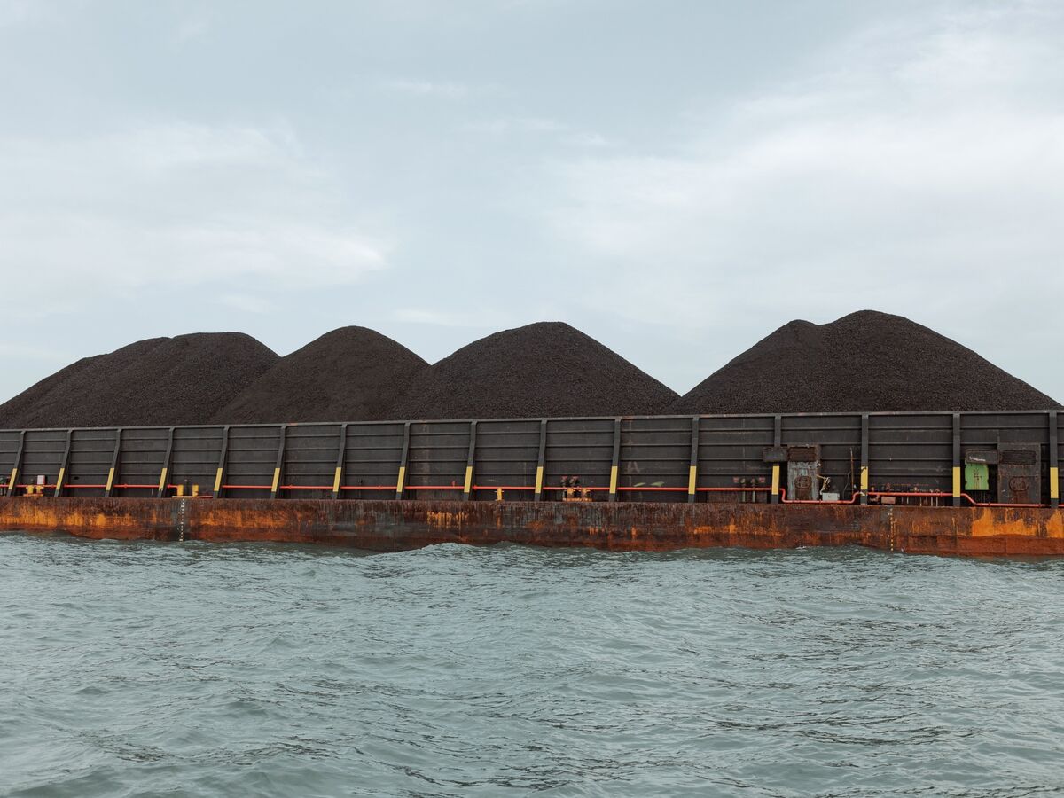 bloomberg.com - Eddie Spence - World's Top Coal Exporter Strains to Lift Output as Prices Soar