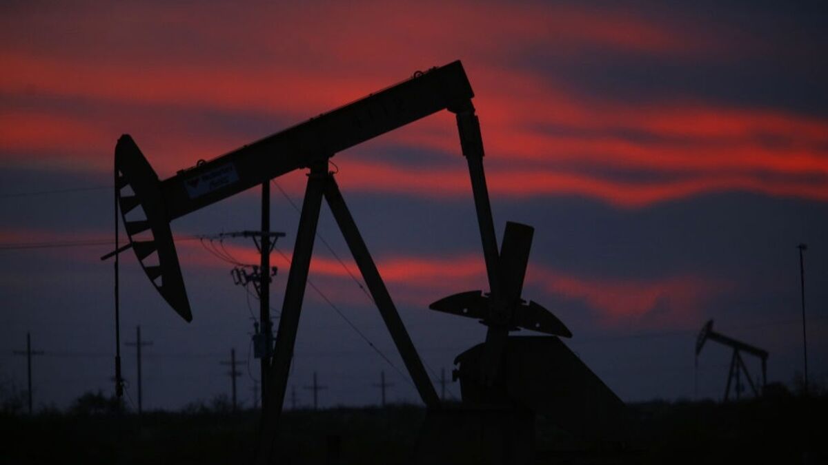 Oil Hits Six-Month High Amid US-Iran Tensions