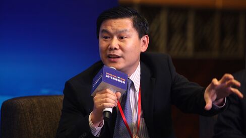 China brokerage falls after chief goes missing