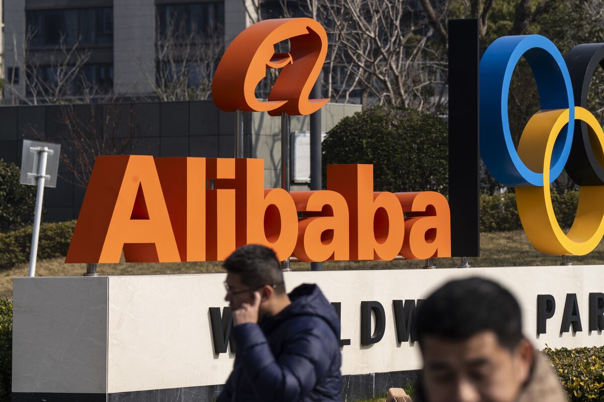 Alibaba’s Profit Slides After China Food War Slashes Margins