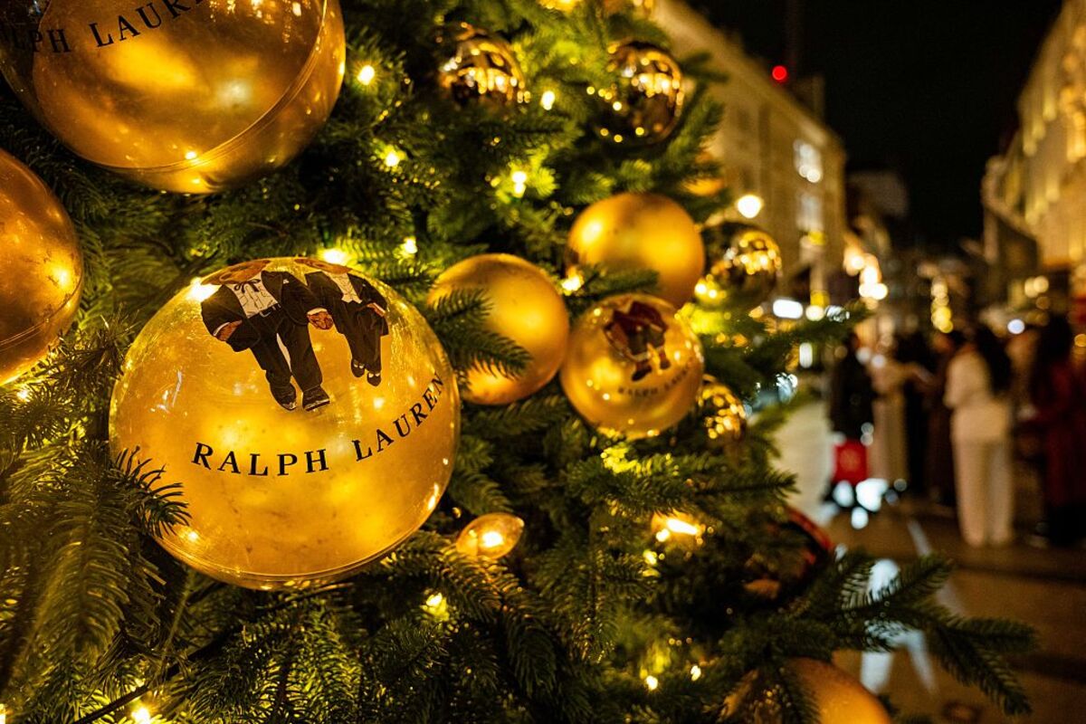 bloomberg.com - Andrea Felsted - The 'Ralph Lauren Christmas' Trend Is Marketing Gold