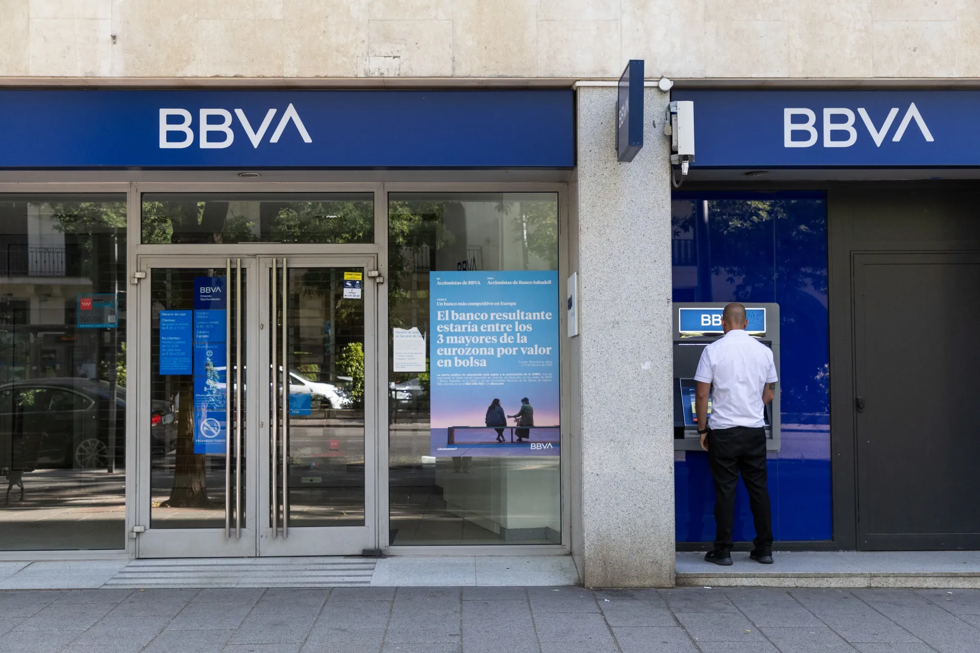 BBVA Weighs Buyback Plan This Week After Sabadell Bid Failure - Bloomberg