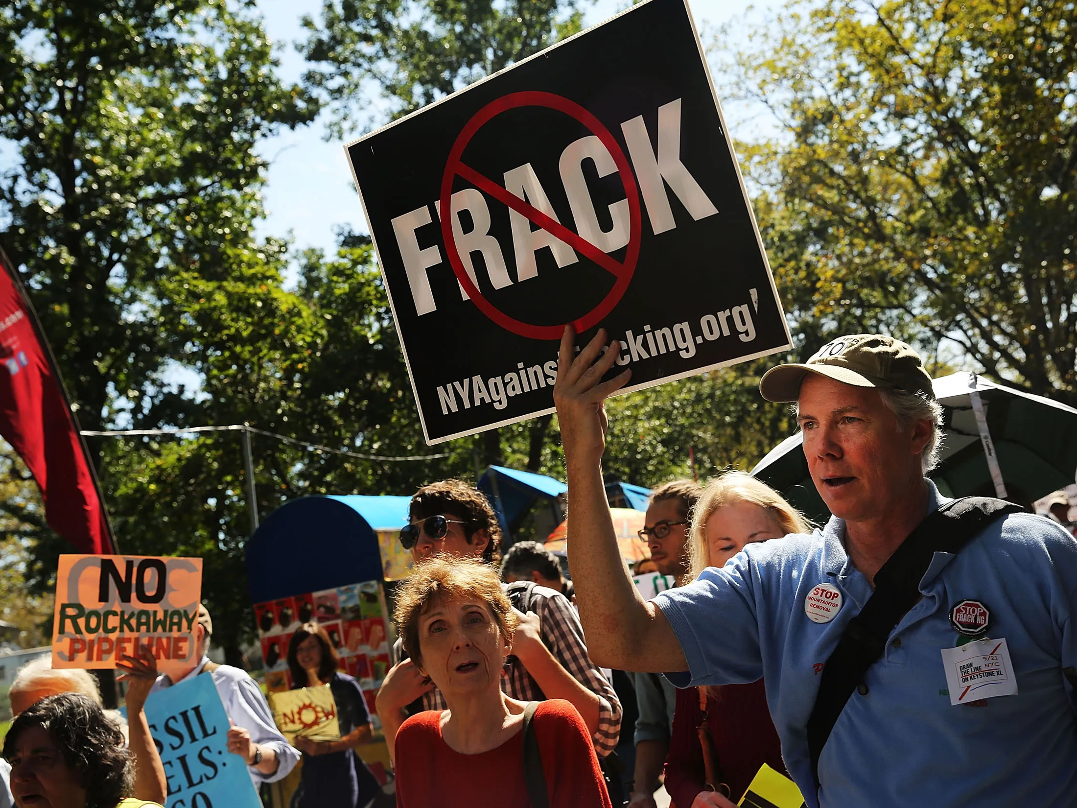Environmental groups have urged Congress to strip a 2005 exemption of fracking from drinking water laws and asked the EPA to tighten rules on disclosure of the chemicals used and limits on the methane emitted.
