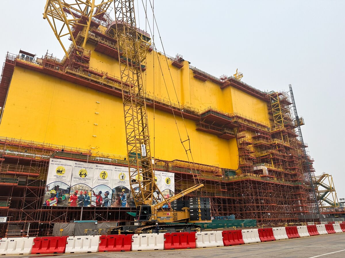 Singapore Yards Chase Profit From Europe’s Offshore Wind Push