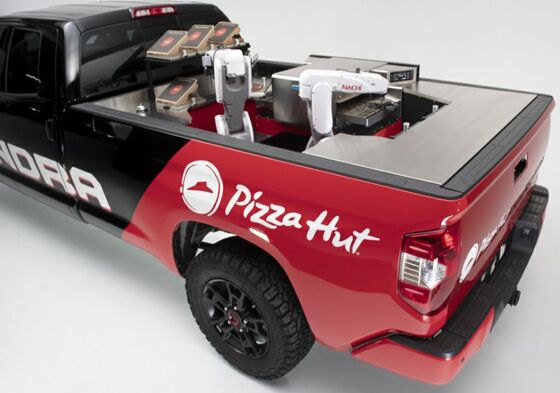 Pizza Hut Will Enlist Robots in Quest to Slice Delivery Times