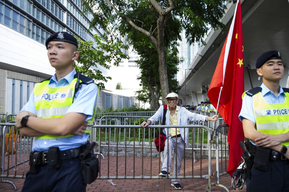 List of celebs that support hong kong police
