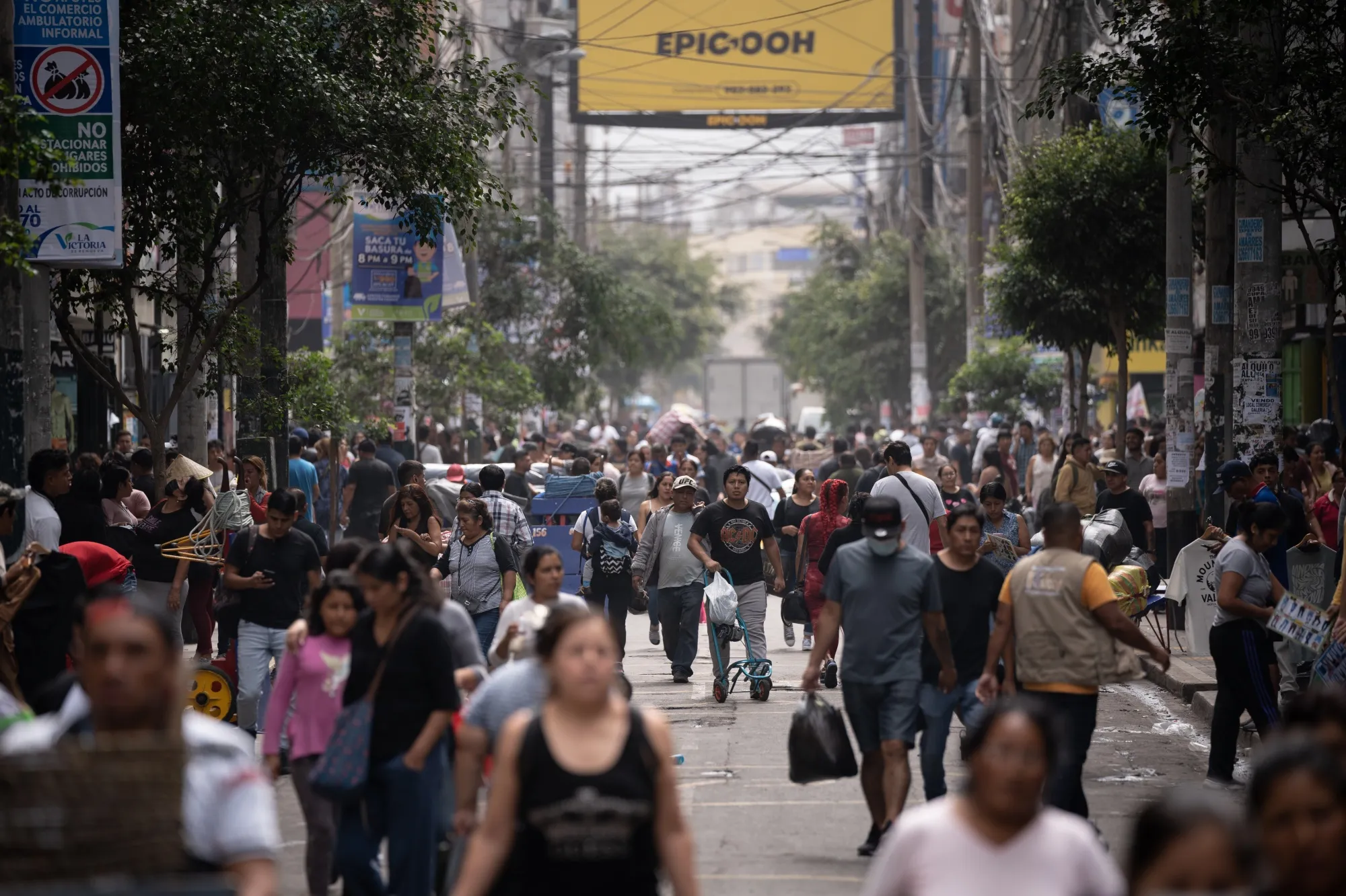 Pedestrians&nbsp;in Lima, Peru.