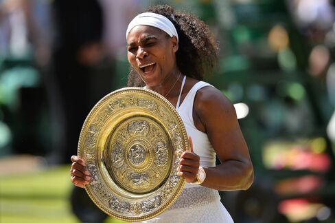 Serena Williams celebrating her 21st grand slam title with an Audemars Piguet on her wrist.
