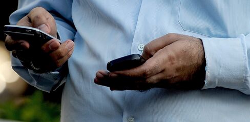 India Bans Bulk Texts in Attempt to Stanch Fear