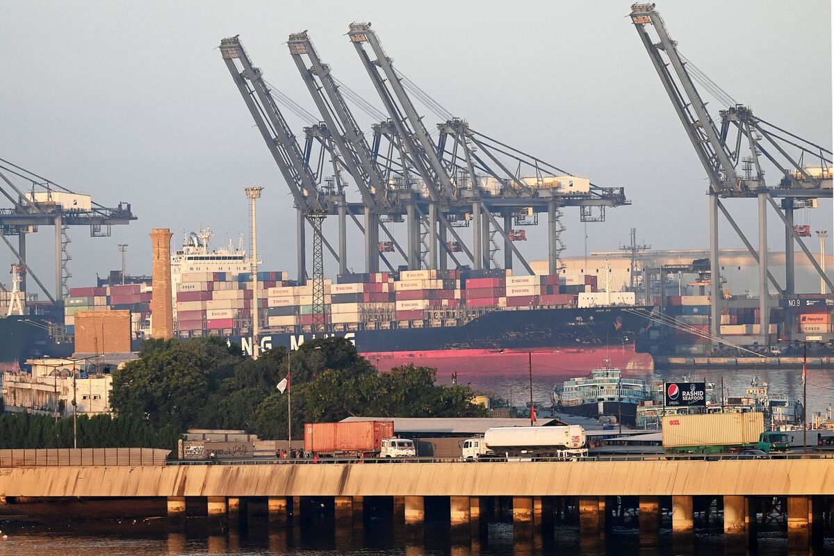 🟪"Pakistan: Rivede al Ribasso le Previsioni di Crescita Economica tra Crisi Commerciale e Rigorose Misure FMI"