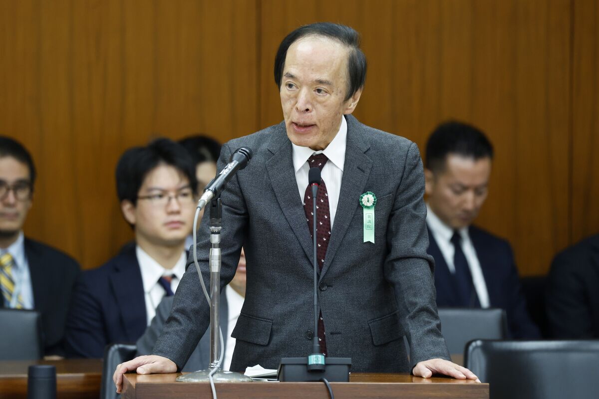 日銀総裁、長期金利上昇は「やや速い」－例外的状況なら国債購入増額