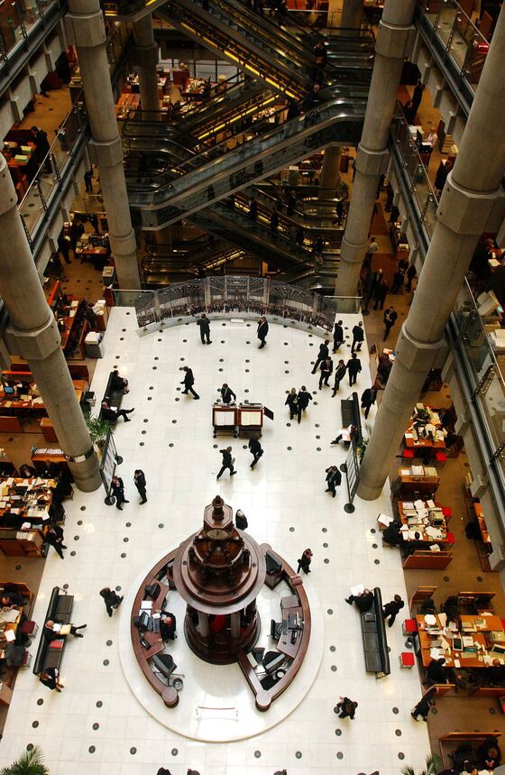 The Old Daytime-Drinking, Sexual-Harassing Ways Are Thriving at Lloyd’s