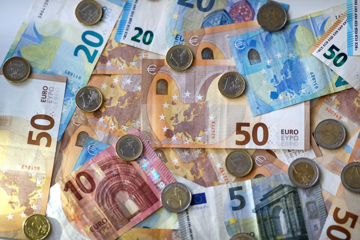 Euro (EUR) to Rally in 2024 on Weak Dollar (USD), Repatriation, RBC Says -  Bloomberg