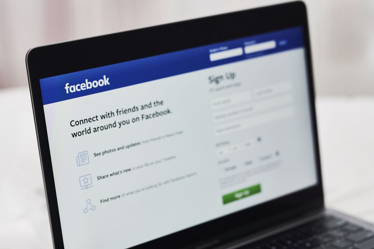 Facebook send. Facebook chat. Facebook send. Private chat. Review photo.