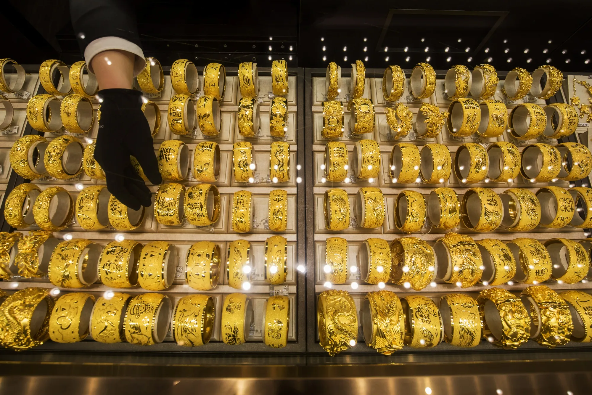 Carillon Tower Advisers Inc.&nbsp;portfolio specialist&nbsp;Matt Orton&nbsp;says the excitement around gold has made it a bigger bubble than tech stocks.