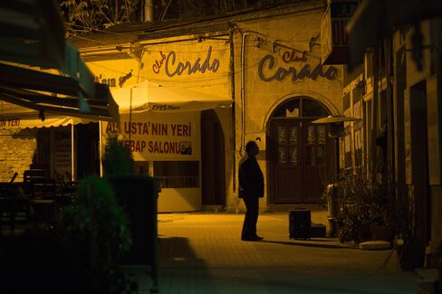 Cyprus Turks Share Pain as Banking Crisis Revives Talk of Unity
