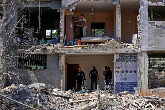 Israel Trades Fire With Gaza as Clashes Spread to West Bank