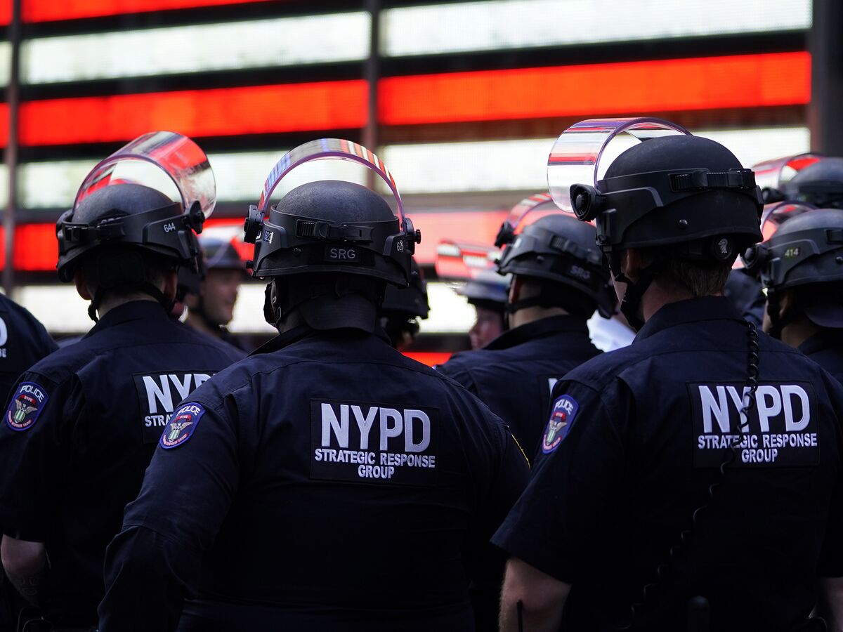 NYC Must Face Suits Over Police Handling of Protests in 2020 - Bloomberg