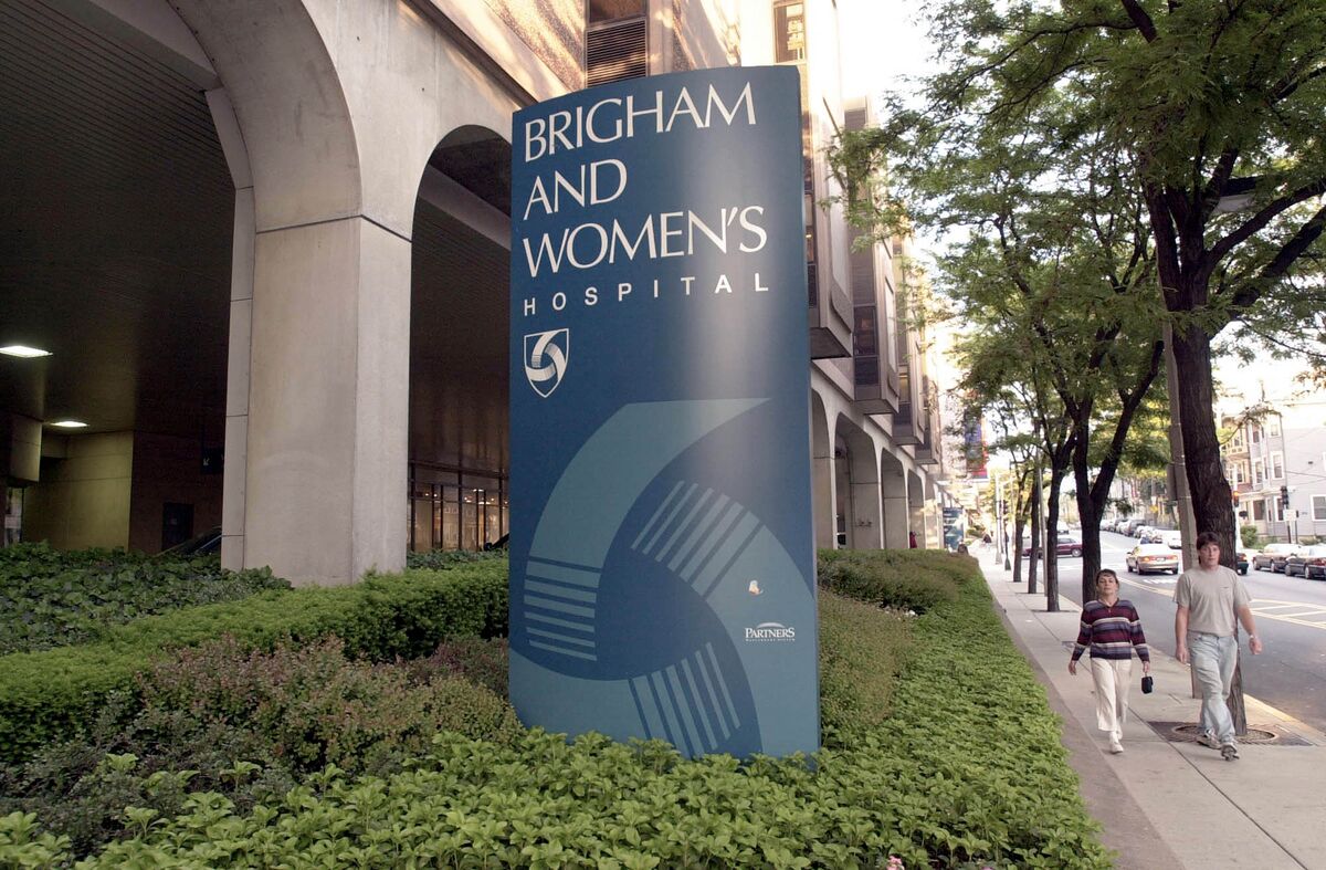 bloomberg.com - Nic Querolo - Nurses at Boston's Brigham and Women's Hospital Plan to Strike