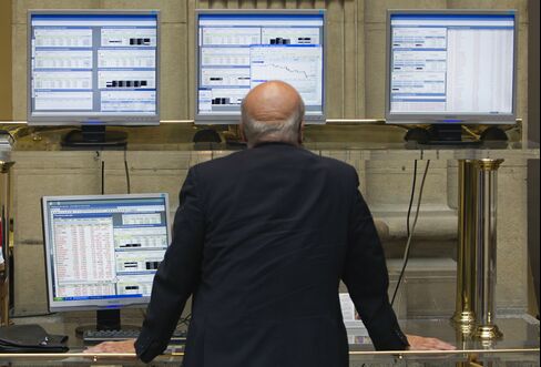 European Stocks Decline as Earnings Miss Forecasts