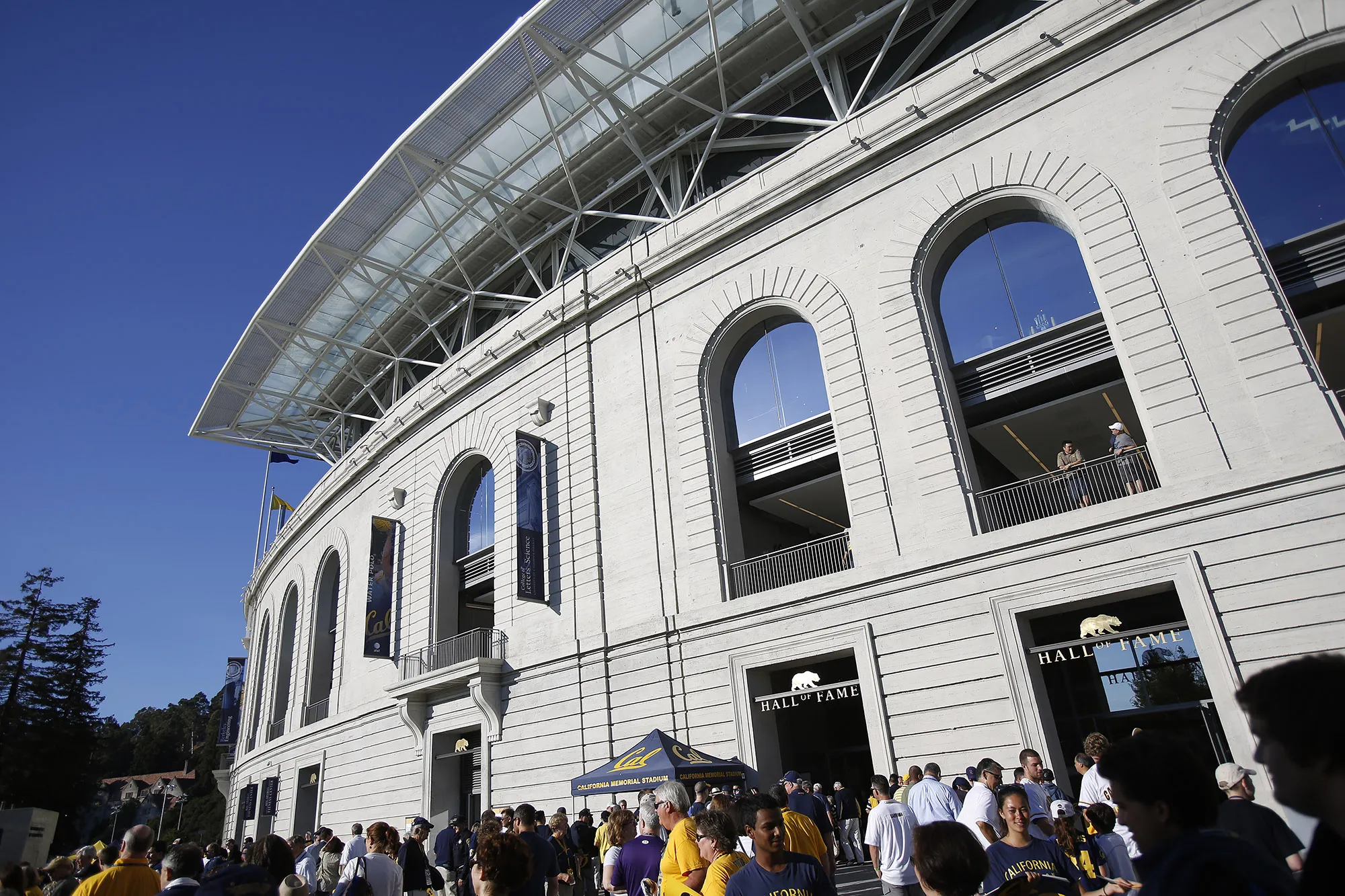 FTX Sam Bankman-Fried Crypto Exchange Buys Cal Memorial Stadium Naming  Rights - Bloomberg