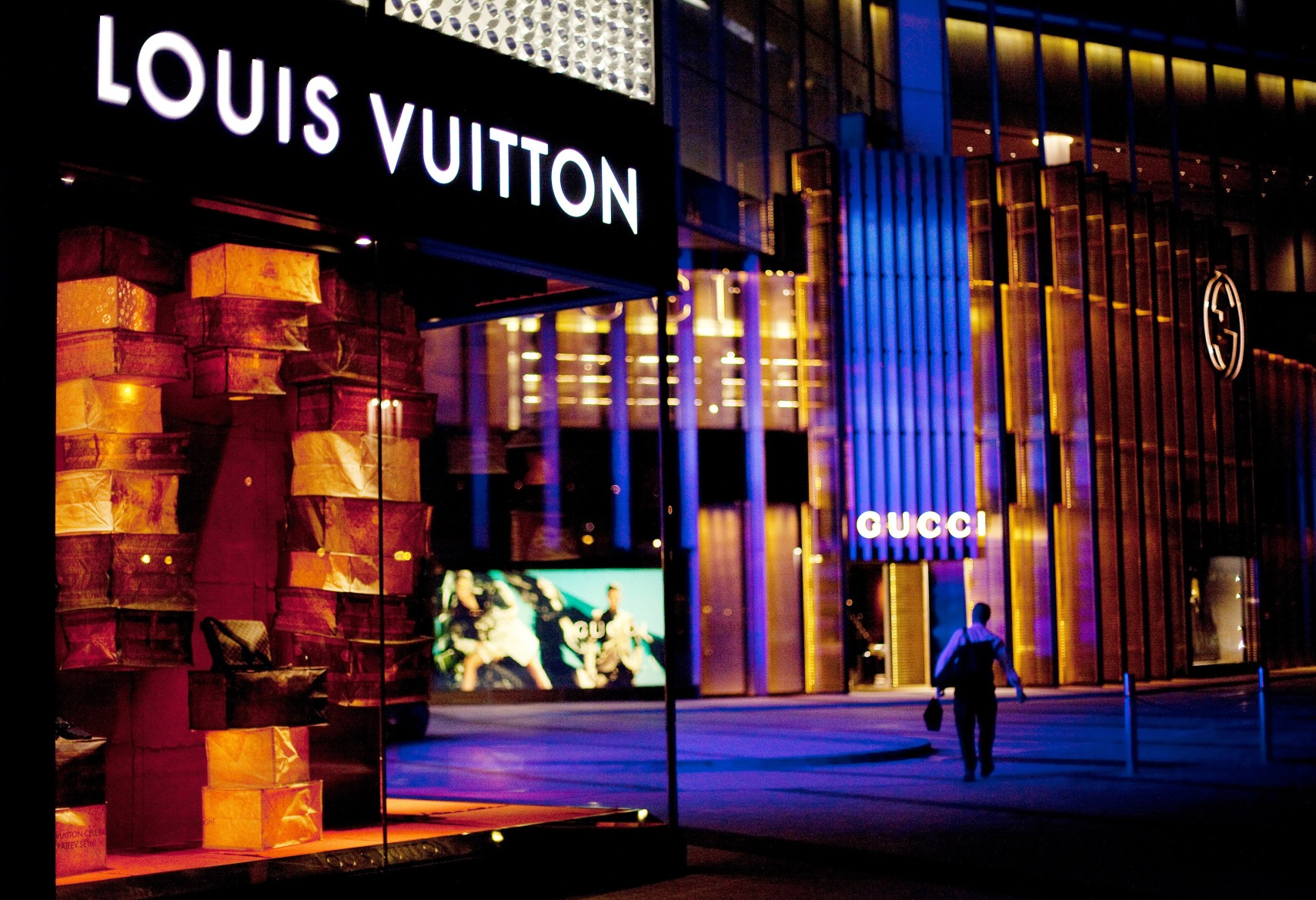 The Big Luxury Brands Have $22 Billion to Burn - Bloomberg