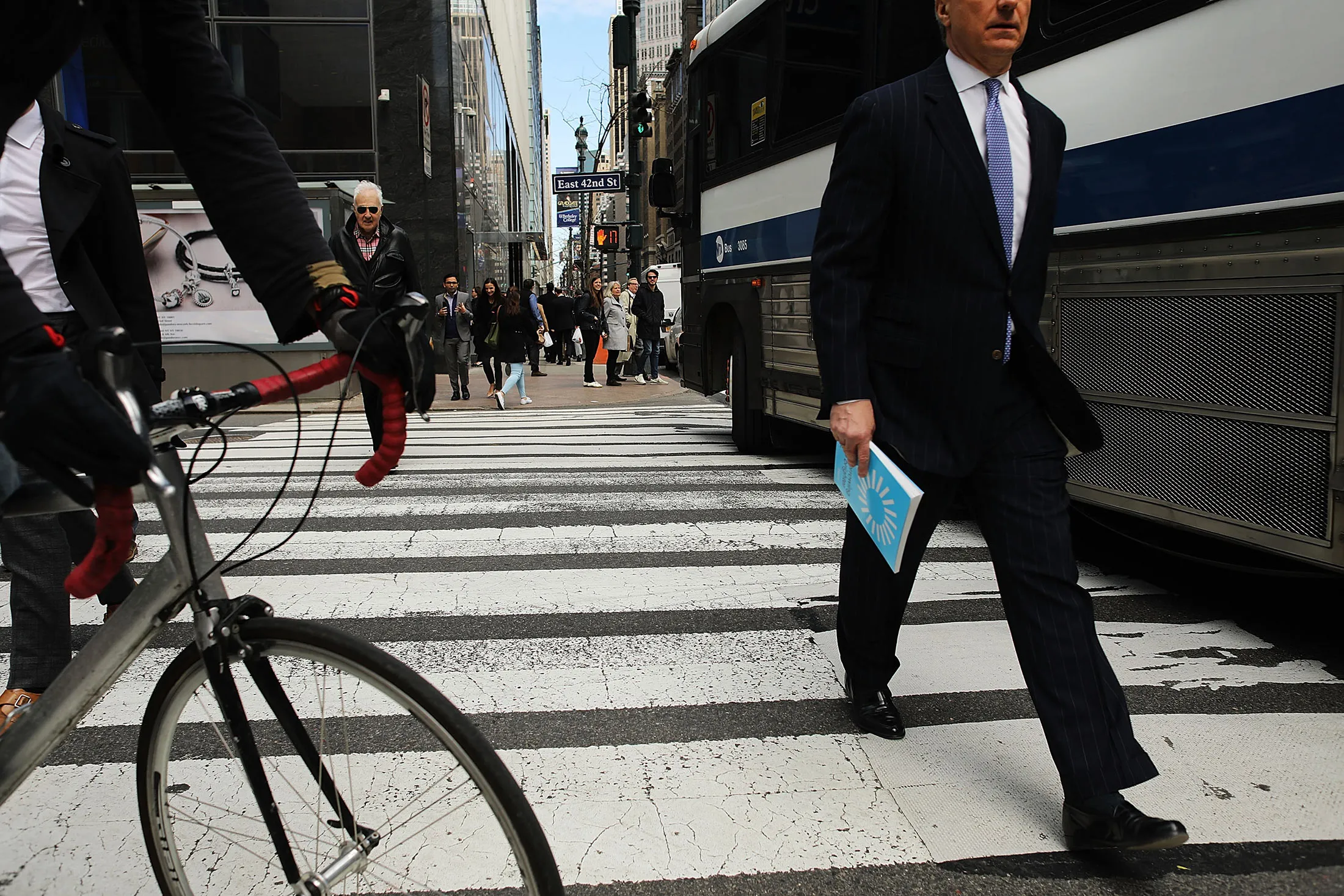 1492814705_nyc-street