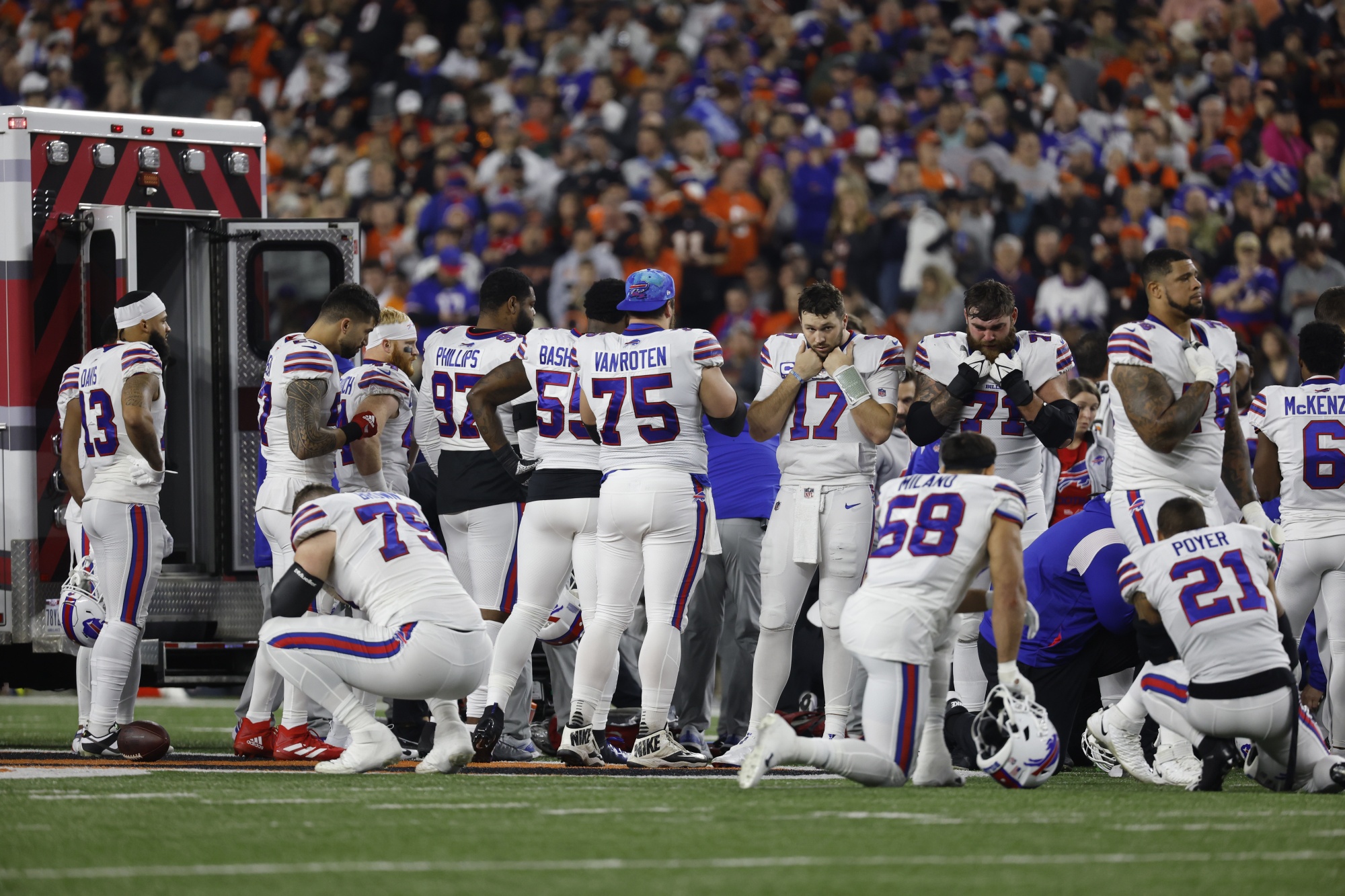 NFL Will Not Complete Bills-Bengals Game Where Damar Hamlin Was Hurt – The  Hollywood Reporter