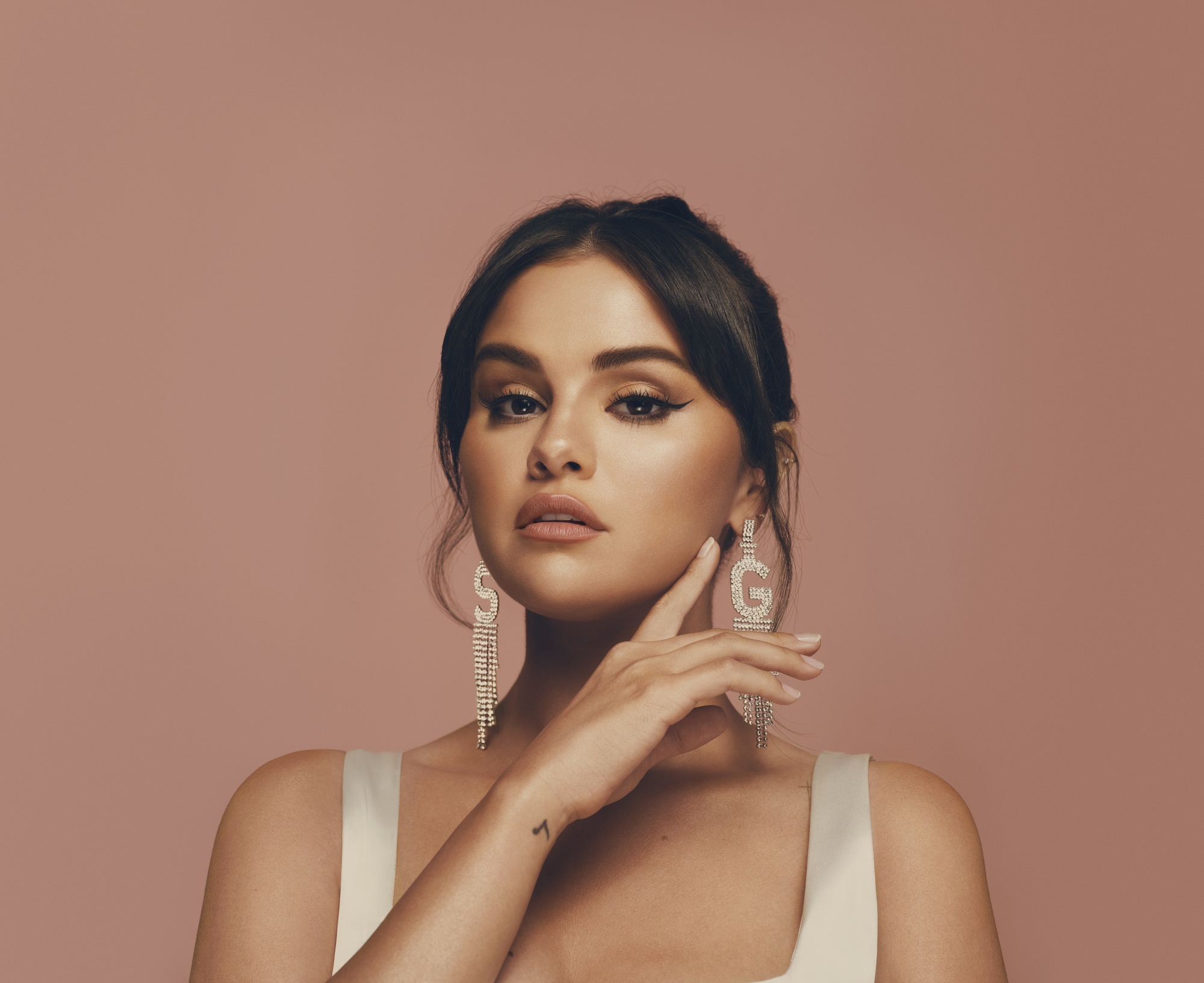 How Selena Gomez Built Rare Beauty Into TikTok s Favorite Brand Bloomberg