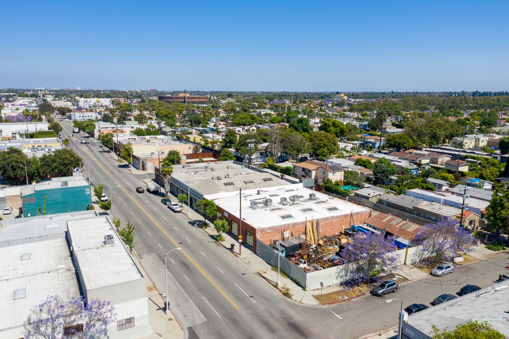An aerial view&nbsp;of West Jefferson Boulevard in Los Angeles, where Fundrise is renovating office and retail space.
