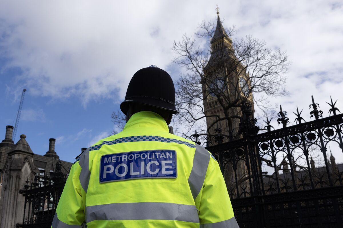 UK Police Arrest Three Men on Russia Spying Suspicions