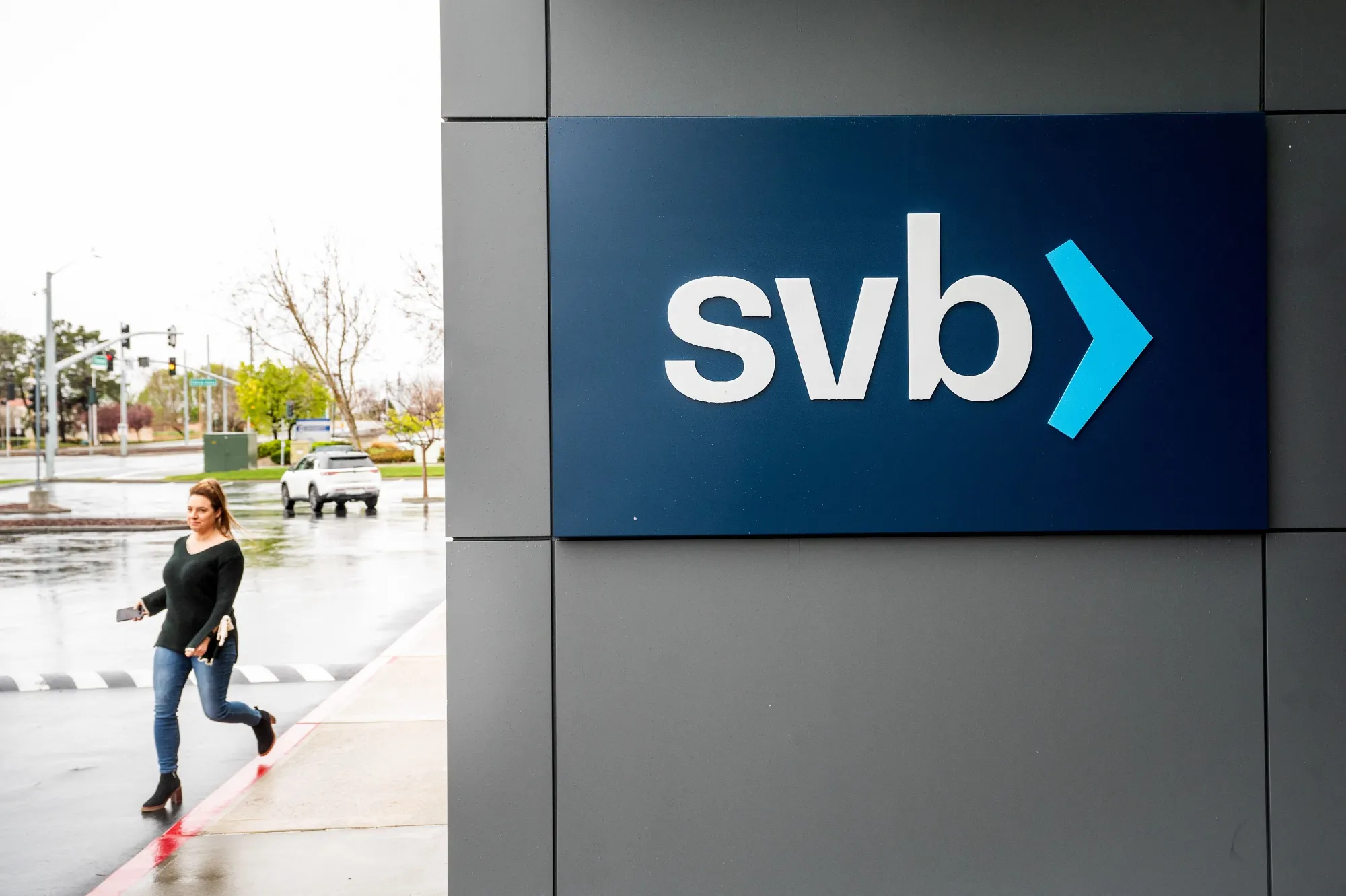 If the FDIC is forced to fork out the $2 billion, some of the Silicon Valley Bank parent’s creditors stand to make a bundle.&nbsp;