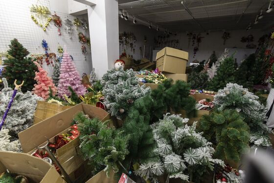 China Locks Down Wholesale Hub For Christmas Trees, Trump Merch