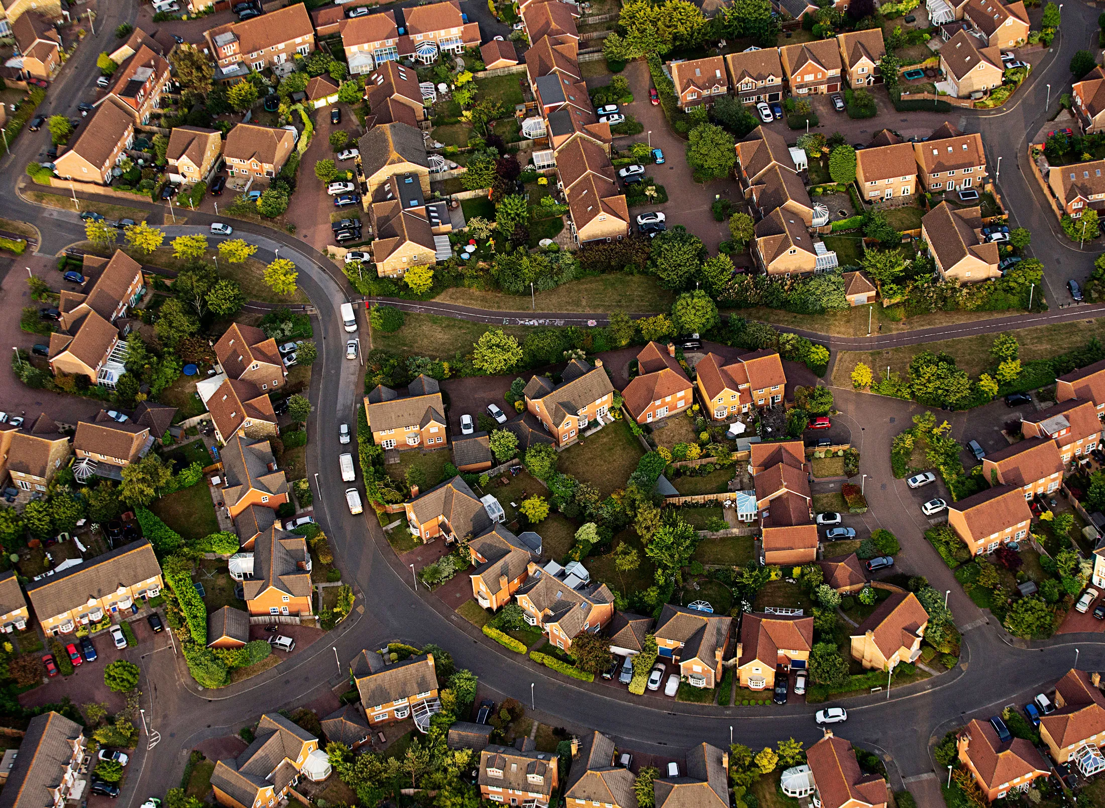The average cost of a home rose 1.7 percent from May to an average 200,280 pounds ($308,500), mortgage lender Halifax said on Wednesday.
