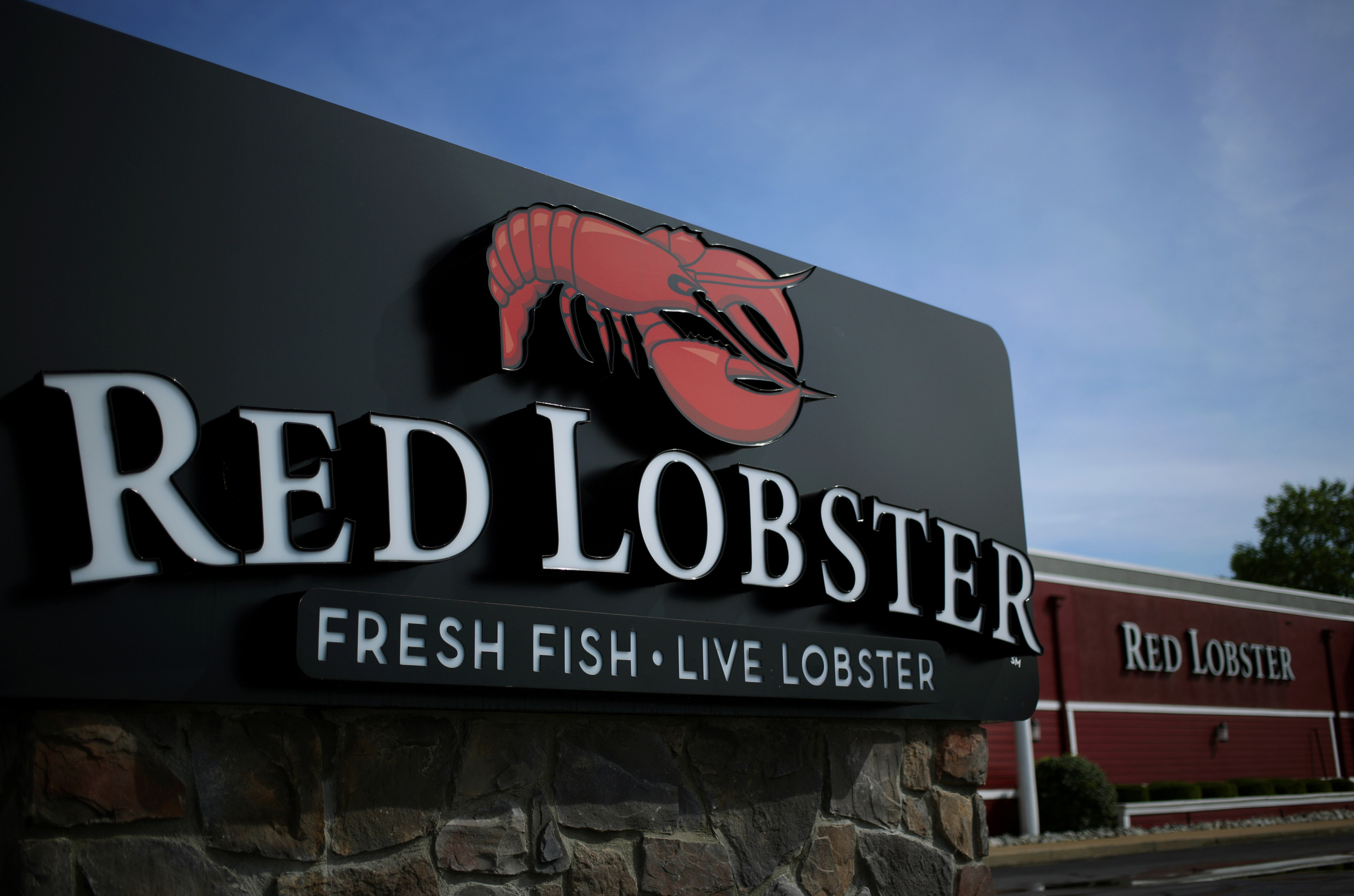 Red Lobster signage outside a restaurant in Clarksville, Indiana, US.&nbsp;